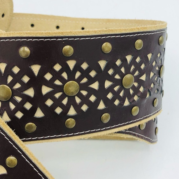 OLD NAVY CUTOUT BELT - Picture 3 of 16